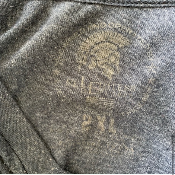 Relentless Defender Logo Graphic T-Shirt - Picture 4 of 4